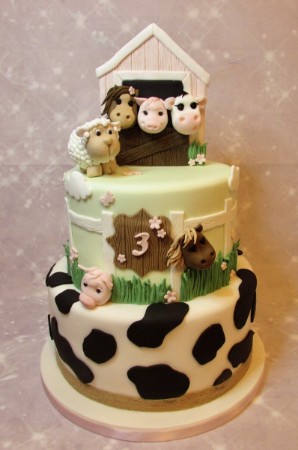 Farmyard themed cake Farmyard themed cake
